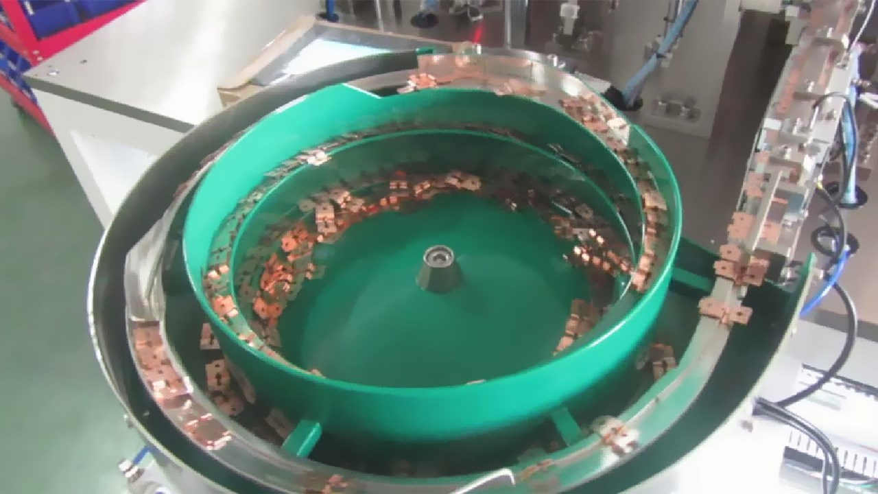 Dynamic spring contact rive machine