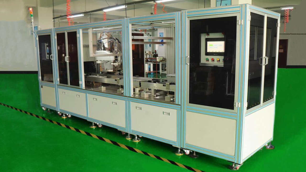 PDU lock screw machine