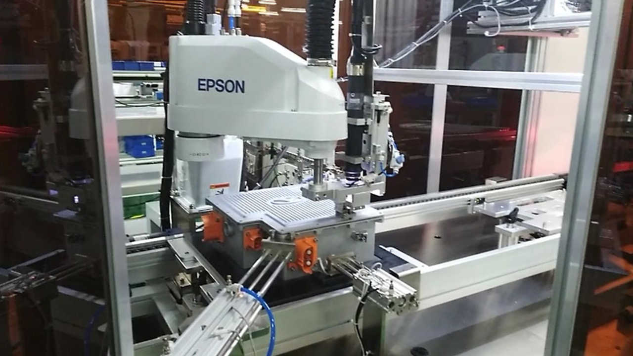 PDU lock screw machine