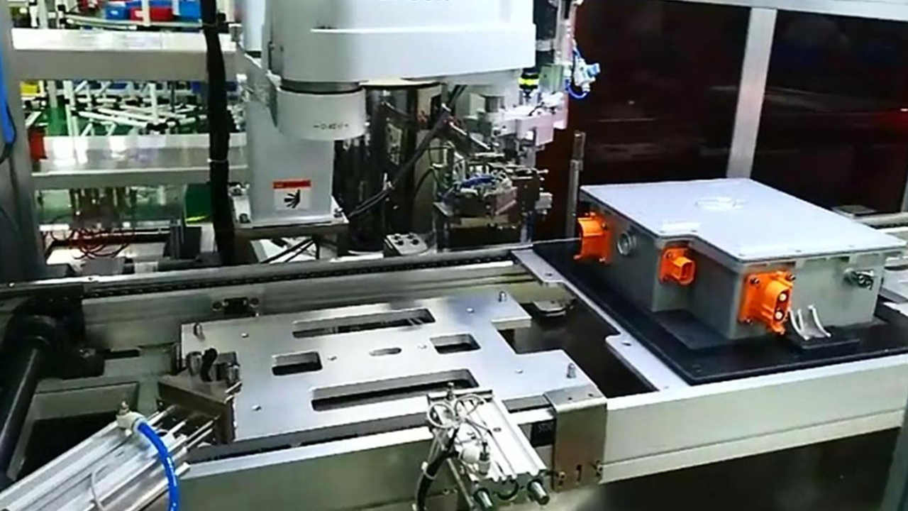 PDU lock screw machine