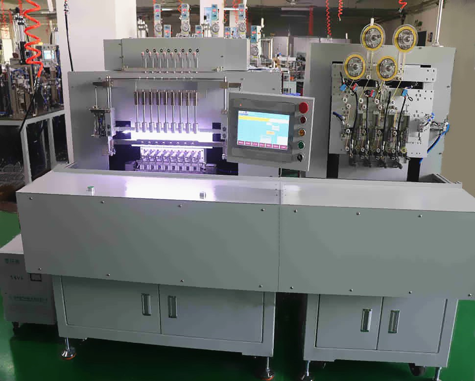 Automatic assembly for soldering machine 